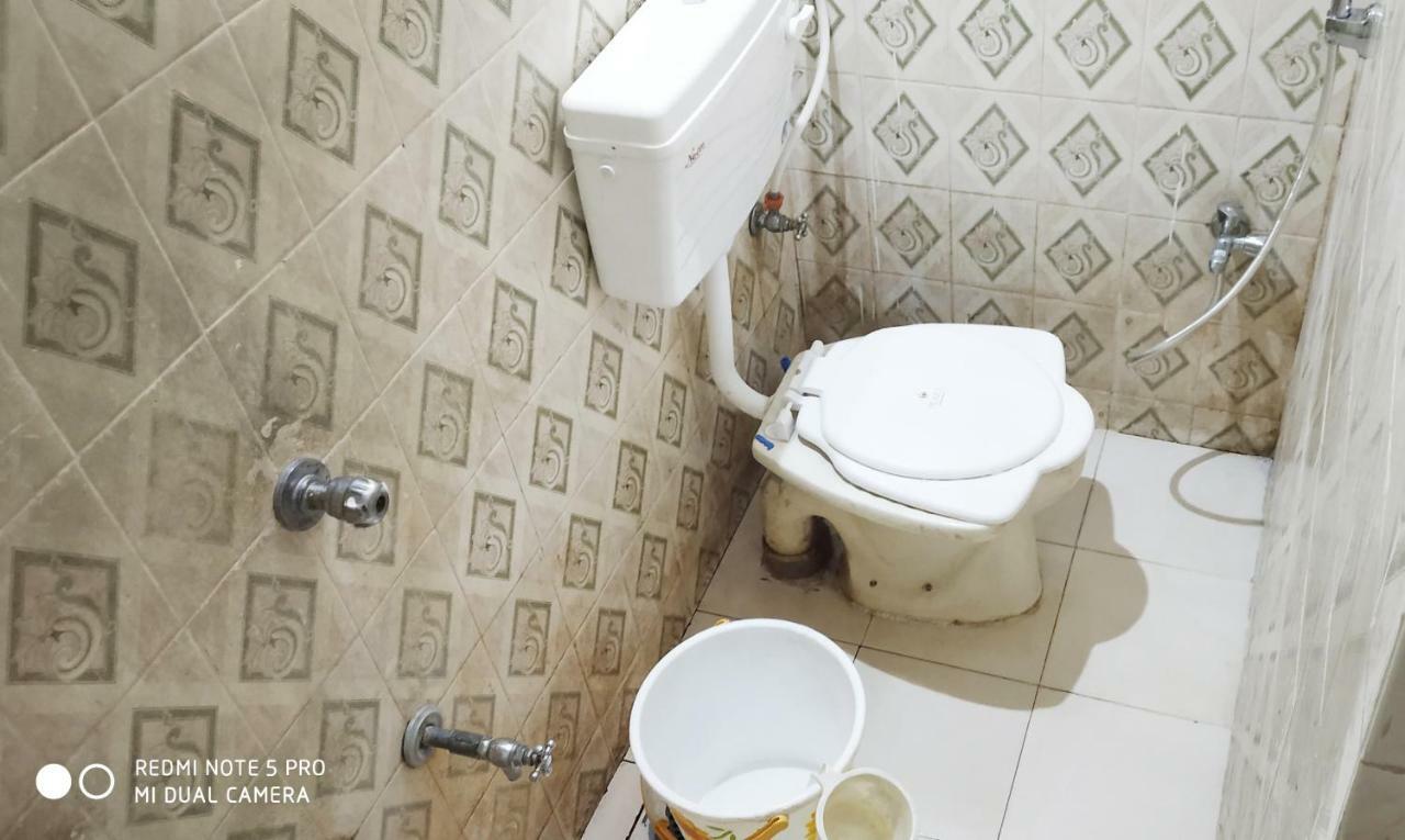 Hotel Uttam Nivas 阿穆达巴 外观 照片
