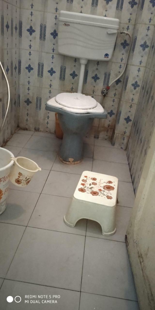 Hotel Uttam Nivas 阿穆达巴 外观 照片